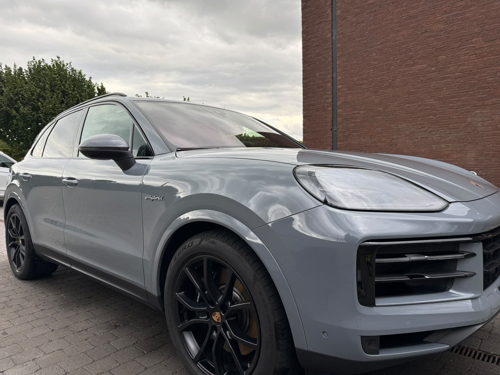 Porsche Cayenne S — Carrosserie lustrée & jantes décontaminées