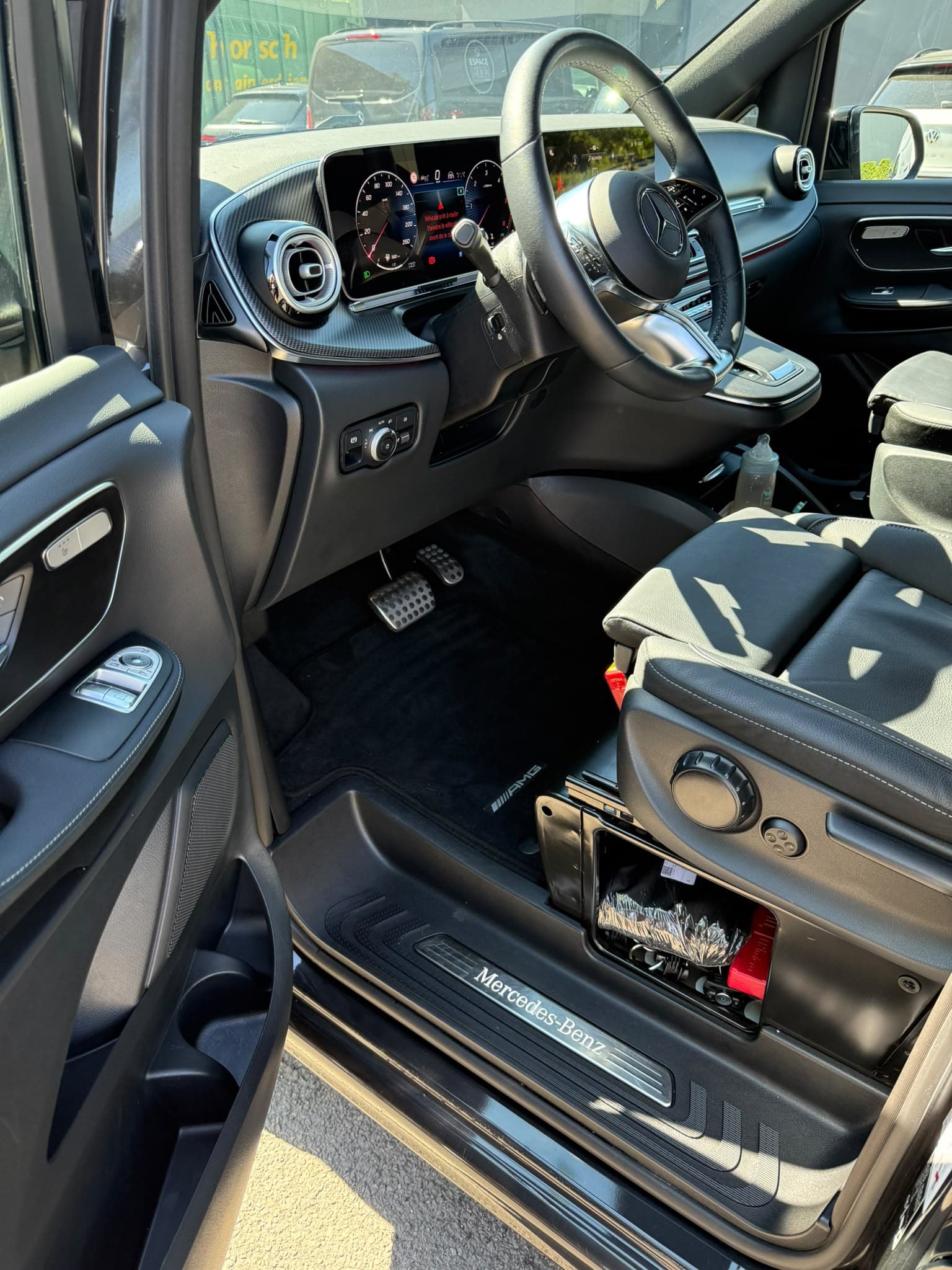 Mercedes-Benz Classe V — Seuil de porte et finitions alu remis à neuf