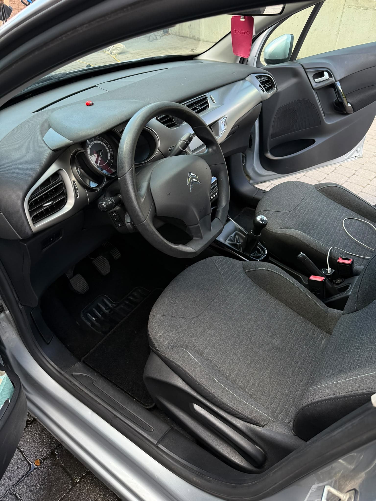 Citroën C3 — Habitacle et plastiques dégraissés sans traces