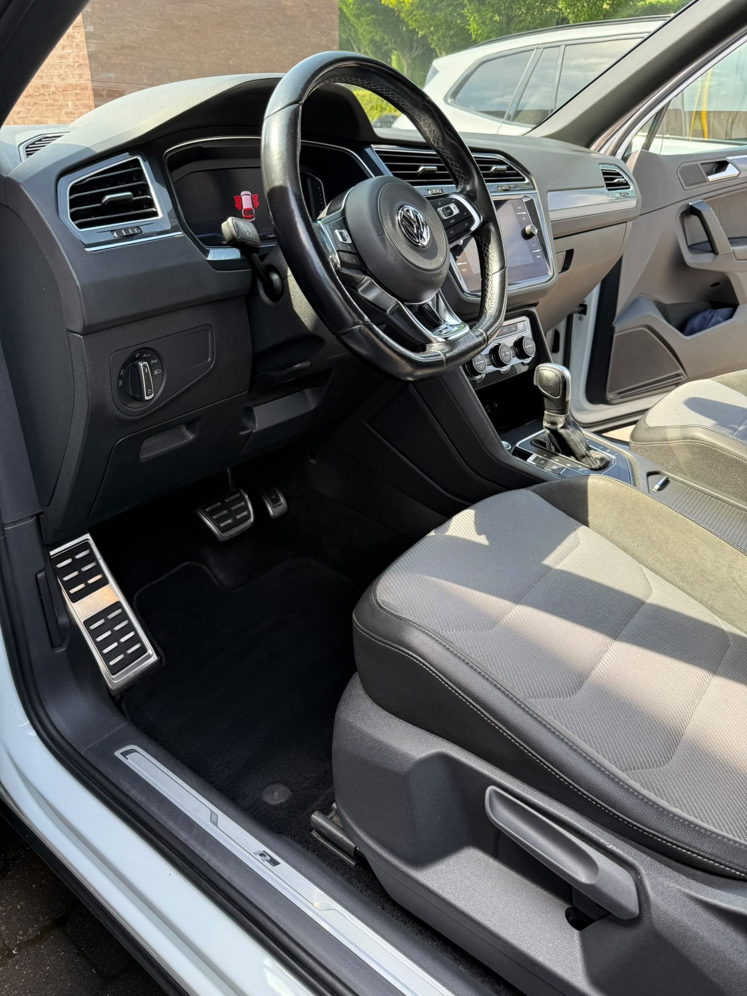 Volkswagen Tiguan R-Line — Planche de bord et cockpit remis à neuf