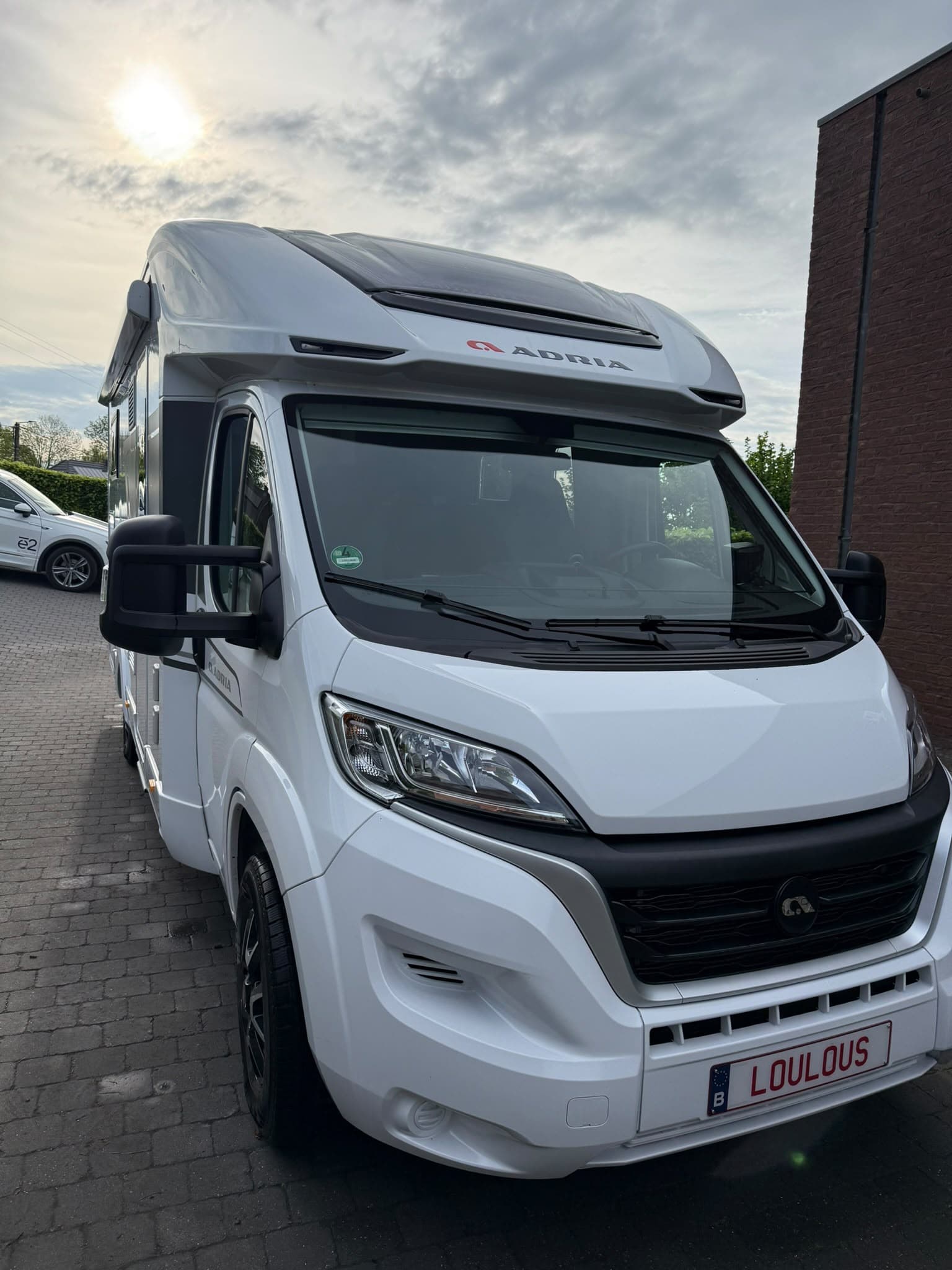 Camping-car Adria Matrix — Grand gabarit remis à neuf & carrosserie soignée