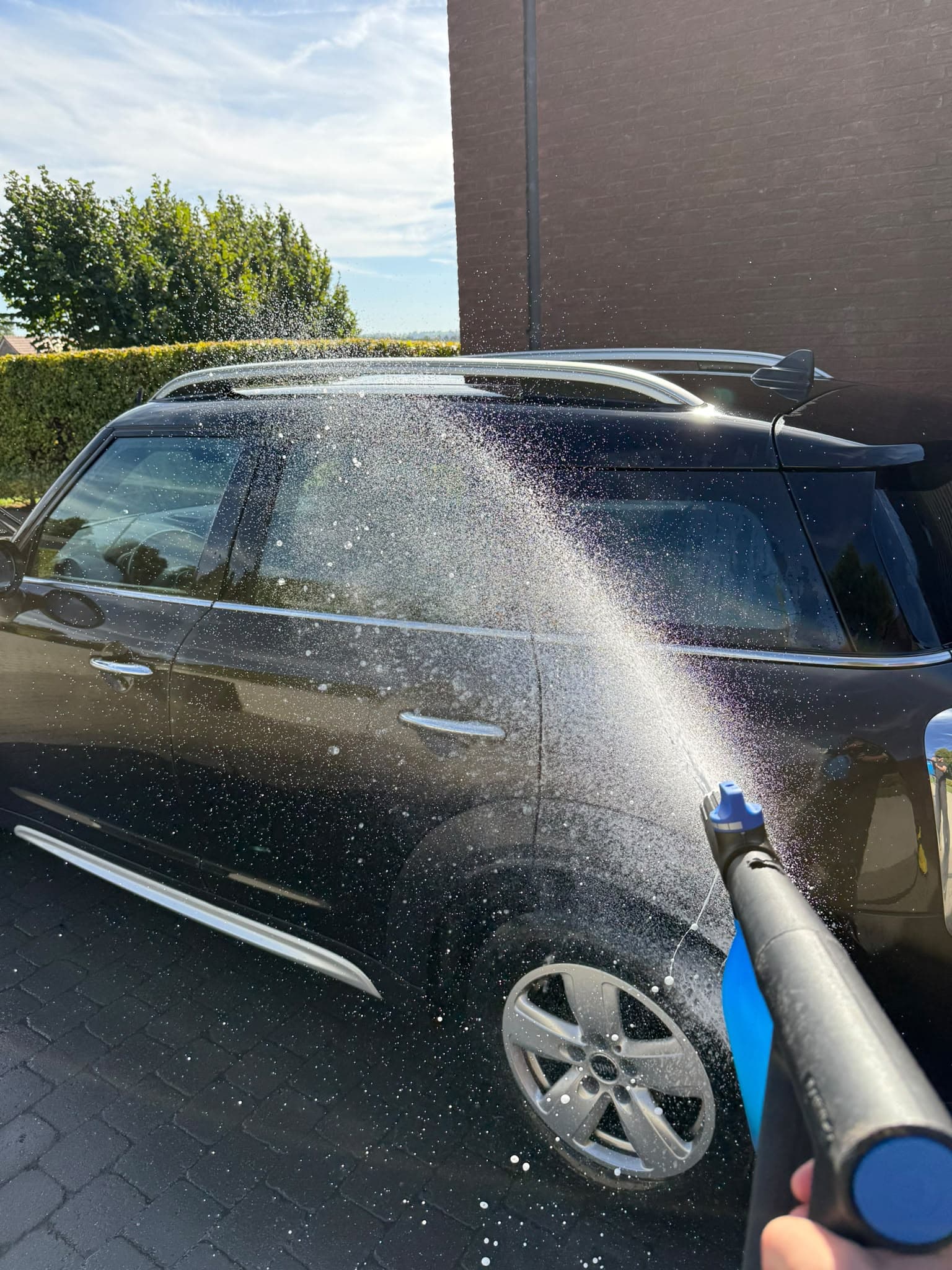 Mousse active dense et prélavage extérieur haute précision NMcars