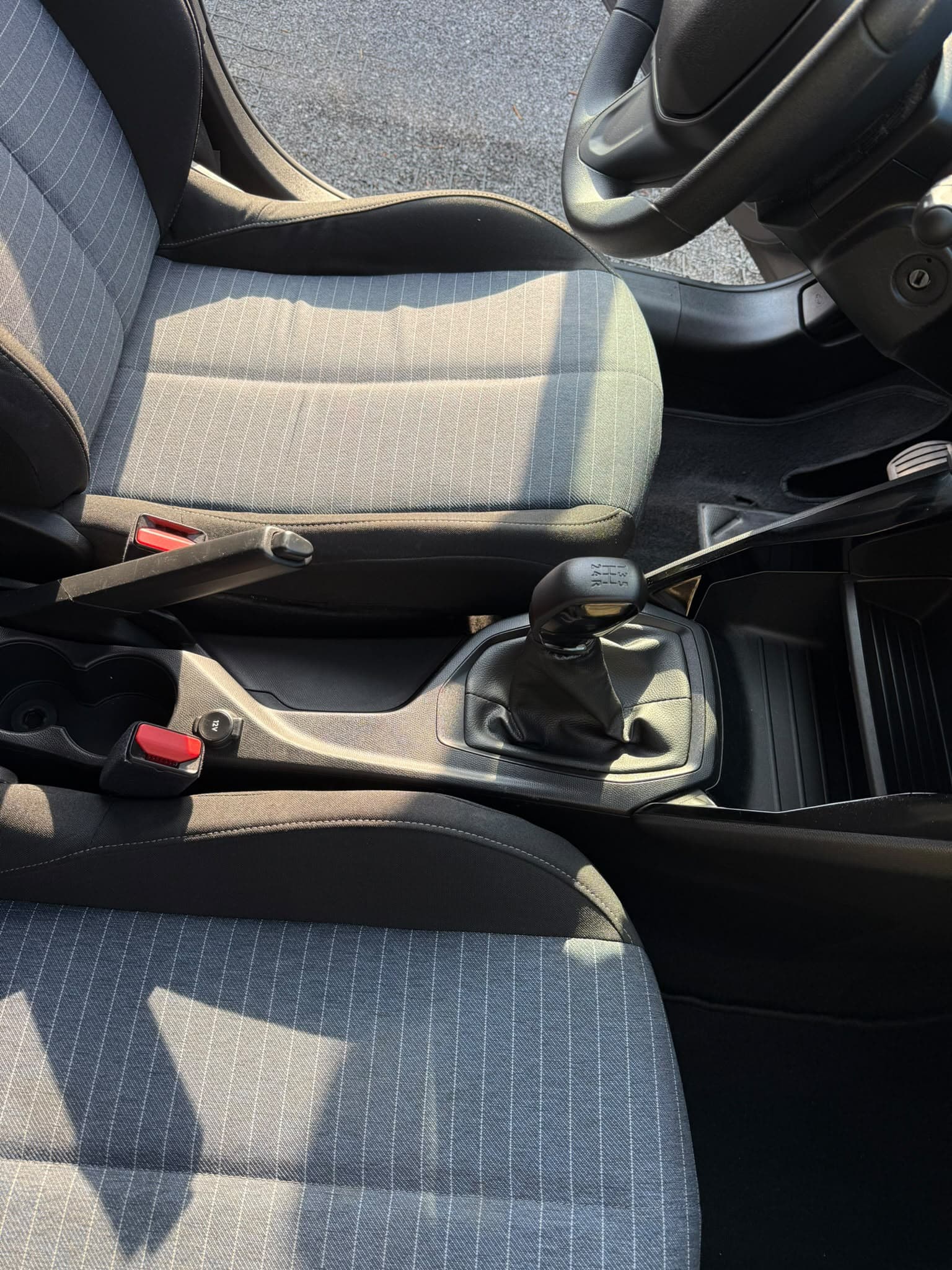 Peugeot 208 — Véhicule photographié après remise à neuf automobile complète